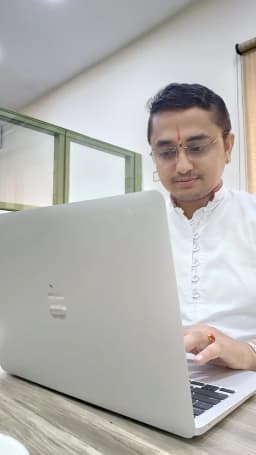 Pandit Dilip Shastri - Best Astrologer in India